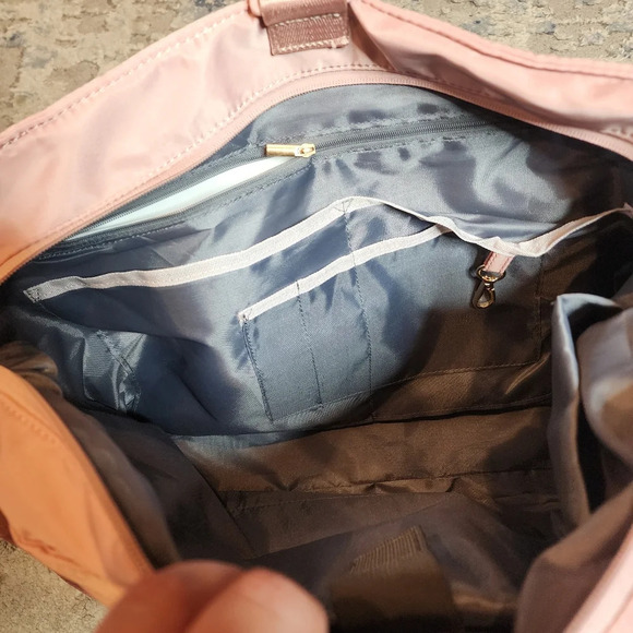 NWT Davvshock Pink Travel Weekender Carry On Tote Bag - Picture 9 of 16